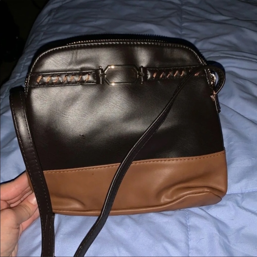 FREE NWOT Signature women’s crossbody purse